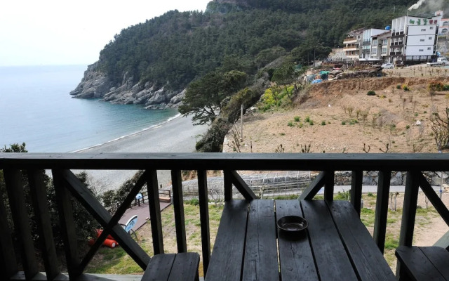 Geoje Floria Pension