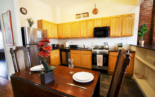 Luxury Suites Lenox Ave