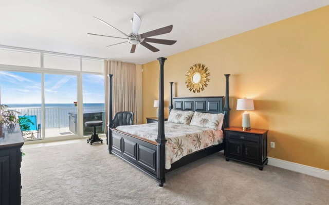 Turquoise Place 1807 D