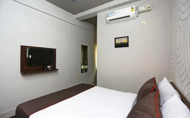 Hotel Bhinna Sakala by OYO Rooms