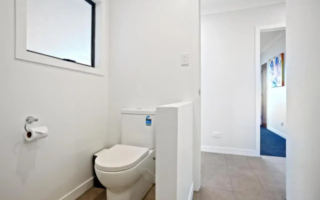 Coastal Breeze - Waihi Holiday Home