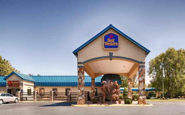 Days Inn & Suites by Wyndham Johnson City