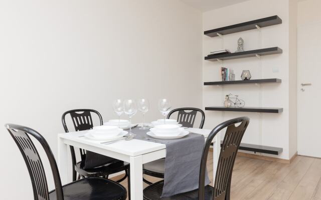 Bonifraterska Apartment by Renters