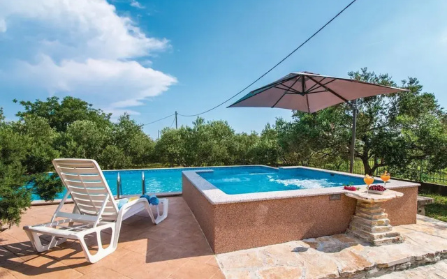 Picturesque Escape Holiday Home With Pool and Sauna