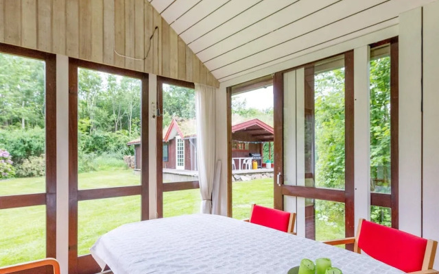6 Person Holiday Home in Roslev