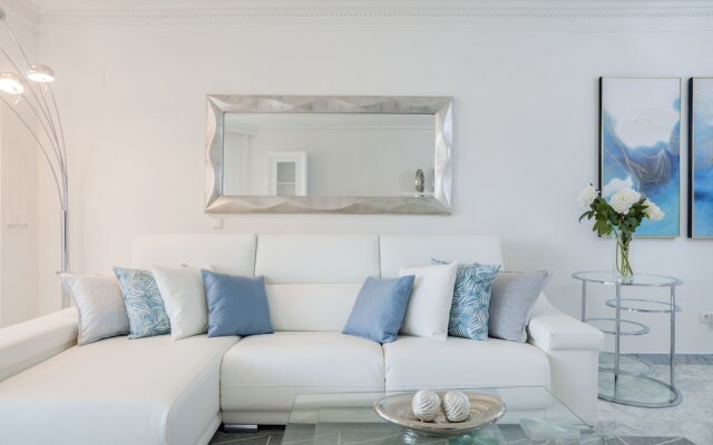 Esmeralda Coral Beach Marbella 2 bed Apt