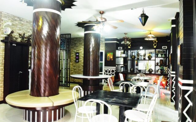 Hotel The Journey Patong New