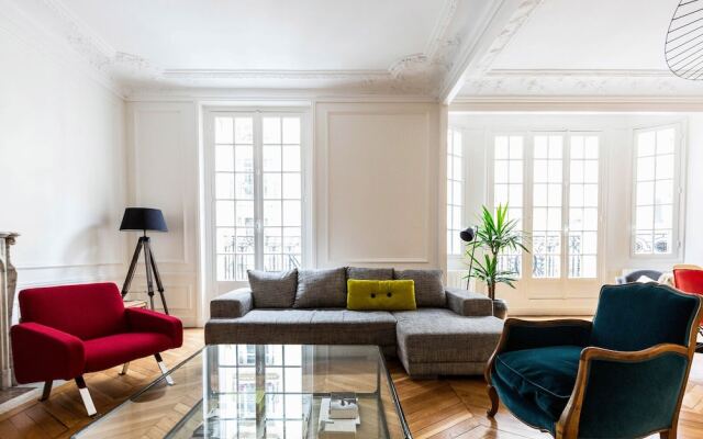 Contemporary Meets Classic by the Catacombes