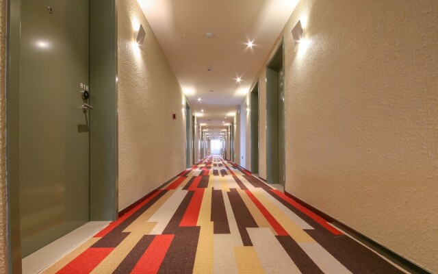 Sirong Business Hotel