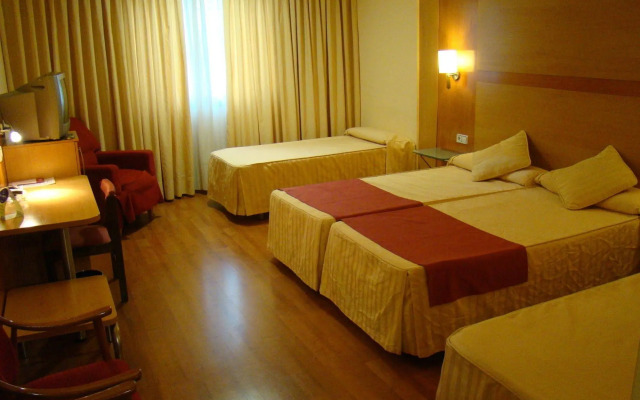 Hotel Reconquista