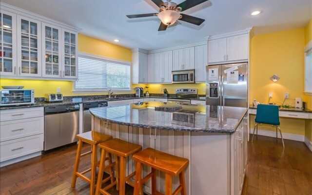 200 Seabreeze Ct - 5Br Home