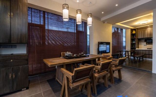 Qianshan Viewing Homestay (Lijiang Dashuiche)