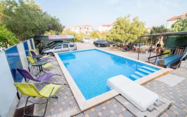 Apartment In Okrug Gornji