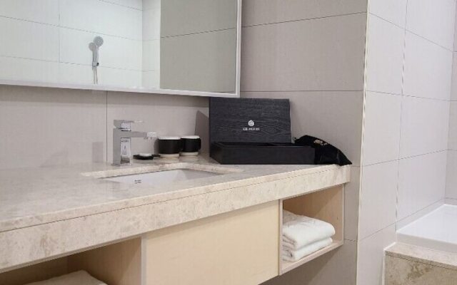 CS Hotel