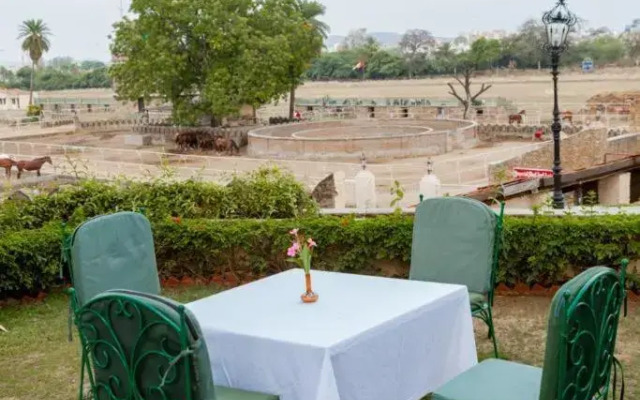 Shikarbadi Hotel