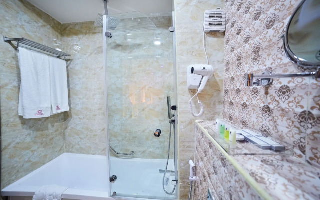 Corinthia Villa Hotel