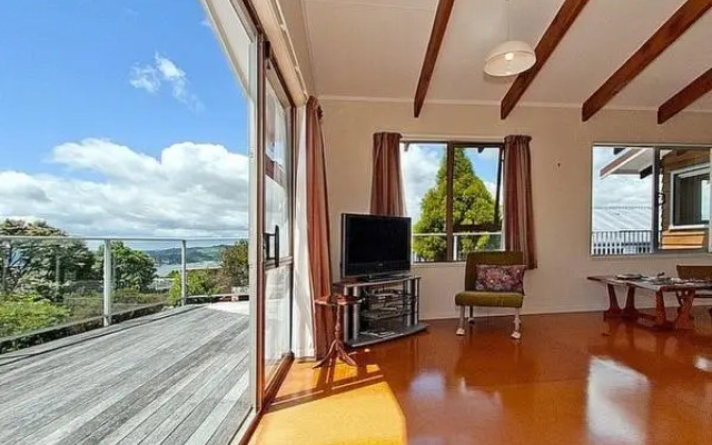 Views on Rimu - Whitianga Holiday Home