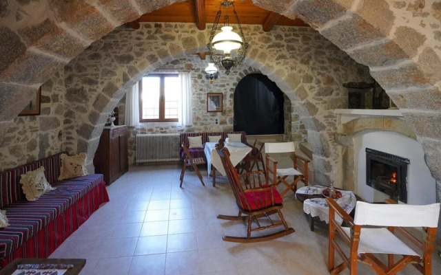 Vilaeti 1871 House - Cozy Winter Getaway