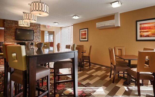 Best Western Luxbury Inn Fort Wayne