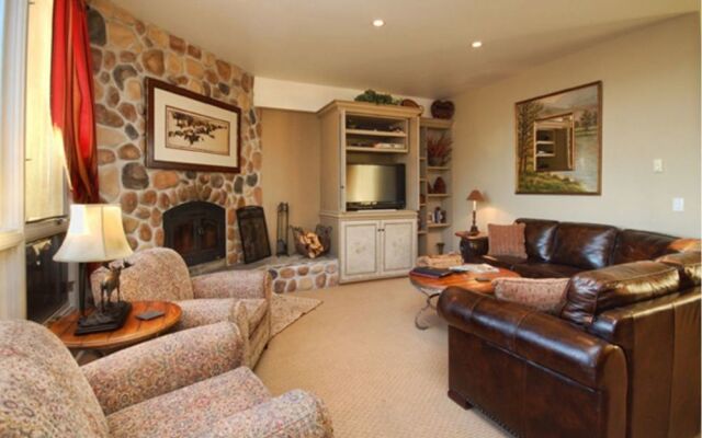 Scandinavian Lodge and Condominiums