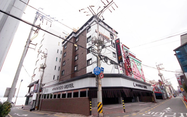 hotelImage