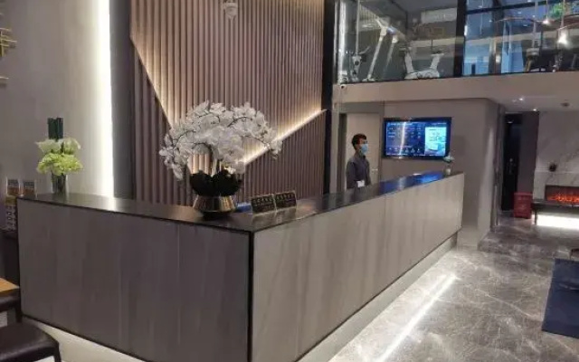 Homeinn Selected  (Shanghai Bund Xintiandi Huaihai Road)