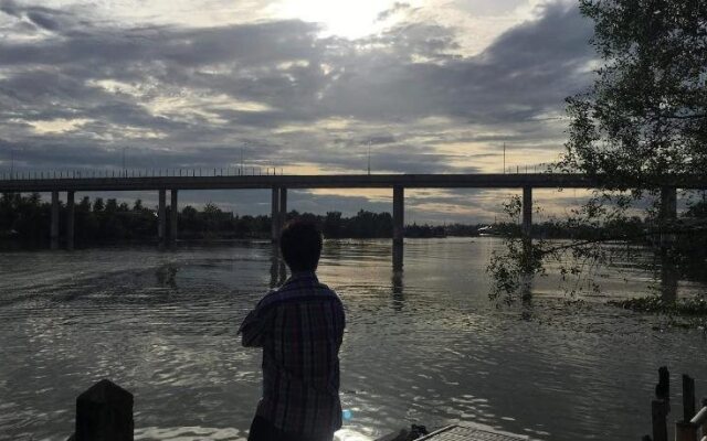 River House at Wat-Yai