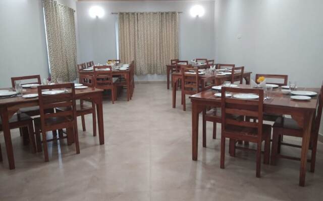 Le Roi Floating Huts & Eco Rooms