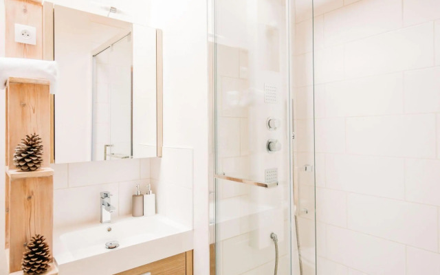 Atmospheric 14-person Chalet in Plagne 1800