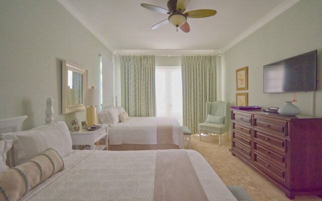 Cozy 4bdr Villa in Luxury Beach Resort With Service Staff and View of La Cana Golf Course