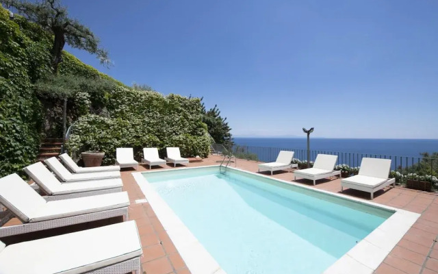 Villa Bijoux - Luxury Villa Sea View