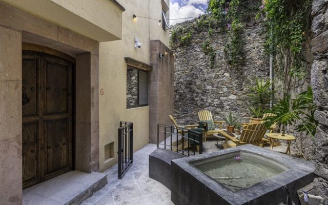 Angelic Centro 2BR with Pool