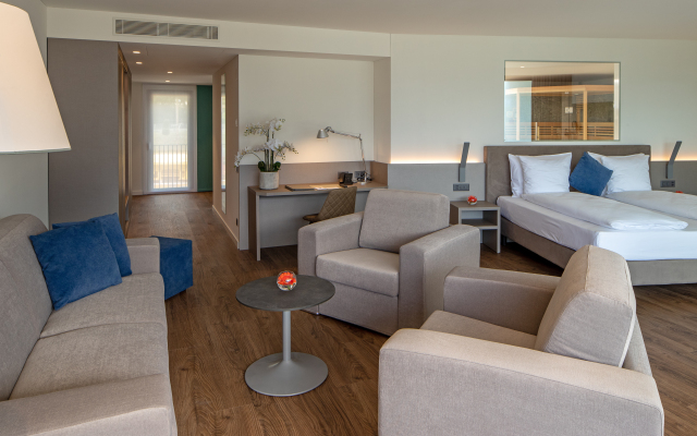 Hotel & LOUNGE LAGO MAGGIORE