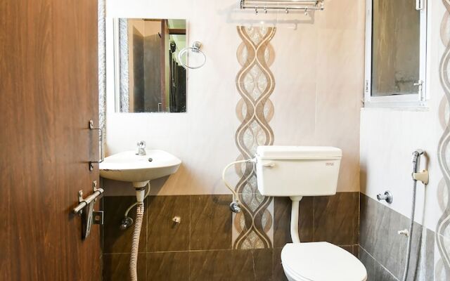 OYO 16170 Bansiya Palace