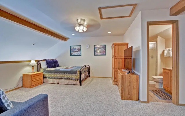 Tarn Landing  #c-4 2 Bedroom Condo by RedAwning