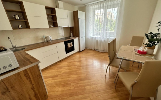 Apartment 1, Podilya