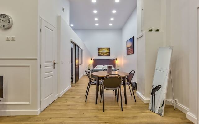 05 - Designed Parisian Flat