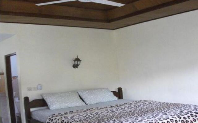 Tude's Family Homestay