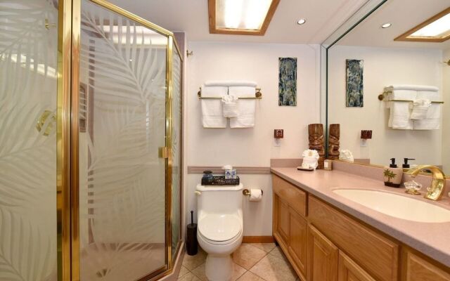 Kahana Reef 303 by RedAwning