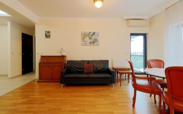 Emerald Apartment