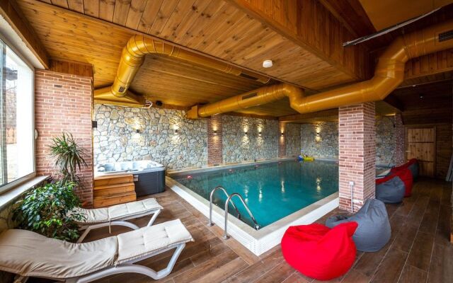Aerial Hotel & Spa
