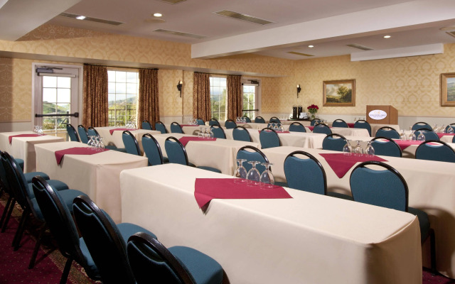 Ayres Suites Mission Viejo – Lake Forest