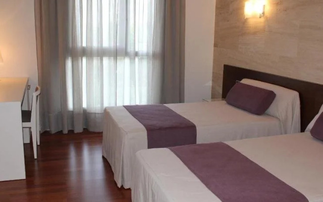 Escuderos Hotel Cruz