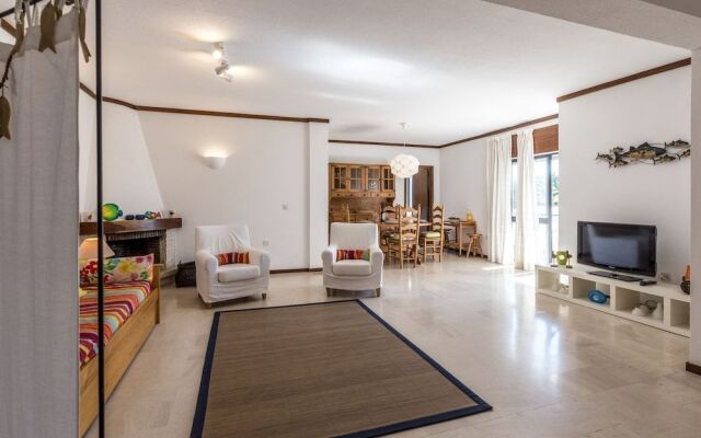 Fish House Flat With Pool
