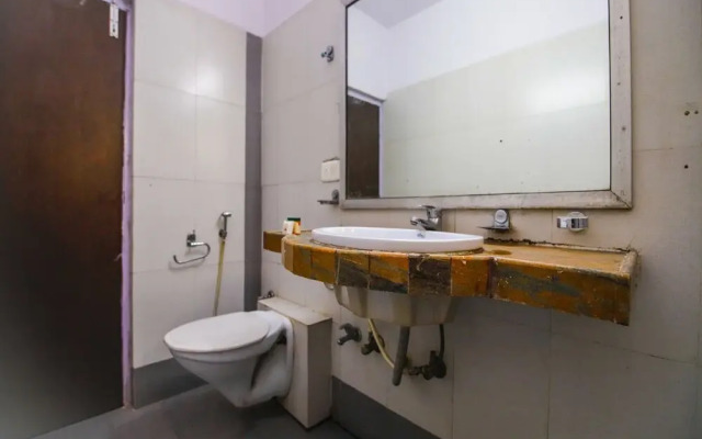 OYO 23500 Hotel Blue Valley
