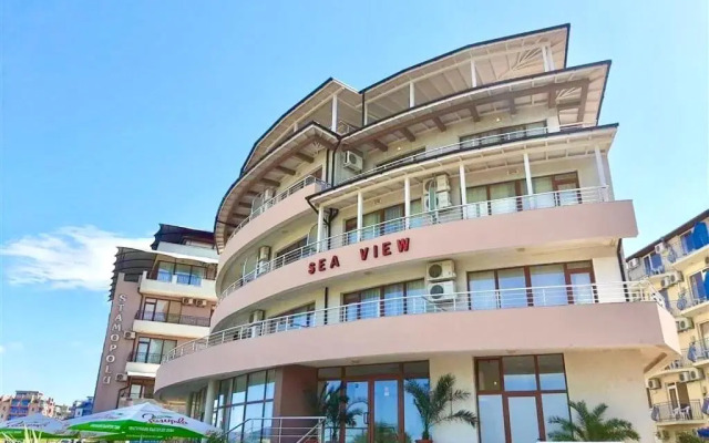 802, spacy apm with sea view.