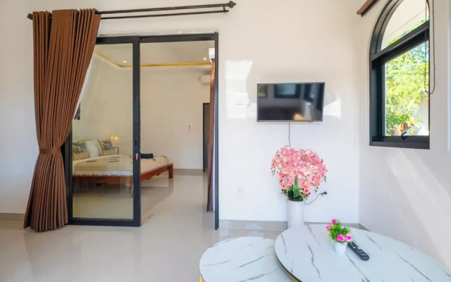 Crystal Flow Guest House & Apartment Canggu
