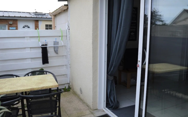 Maisonnette avec terrasse à 50m de la plage - Ménage renforcé