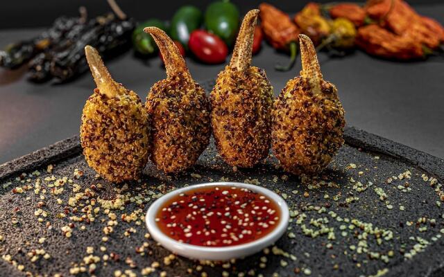 Quindeloma Art Hotel And Gallery