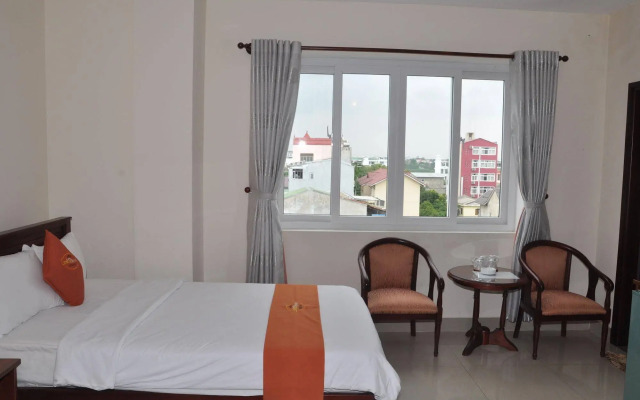 Golden Star Hotel